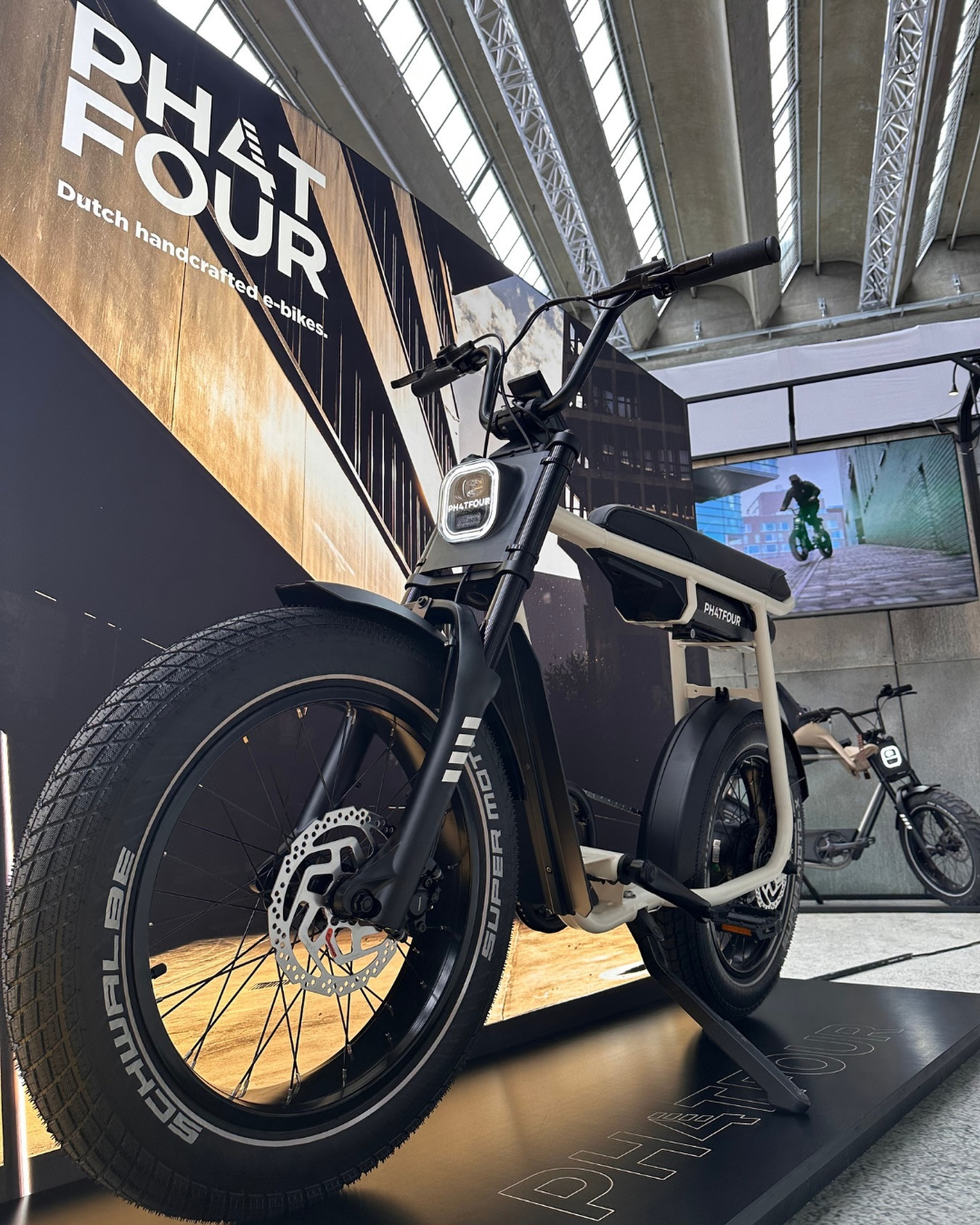 Phatfour_FLX_black_elektrische_fatbike_winkel_leiden